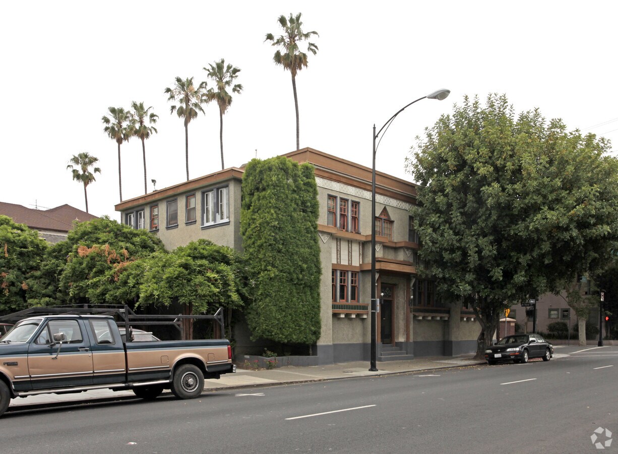 Photo - 99 E Julian St