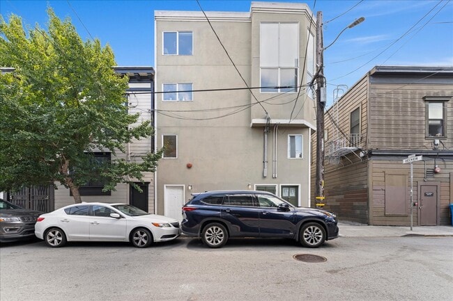 Building Photo - 108 Langton St Unit B