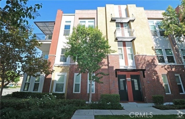 Building Photo - 728 W 1st St Rental