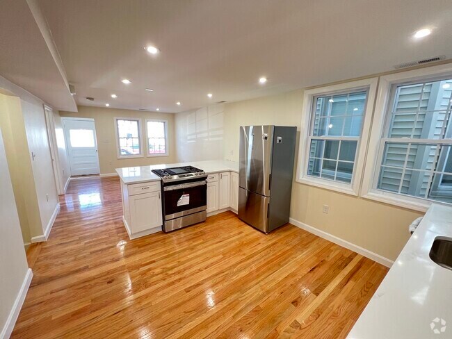 Building Photo - 83 Moreland St Unit 2 Rental