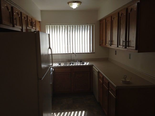 Building Photo - 33300 Freedom Rd Unit 12 country apartments