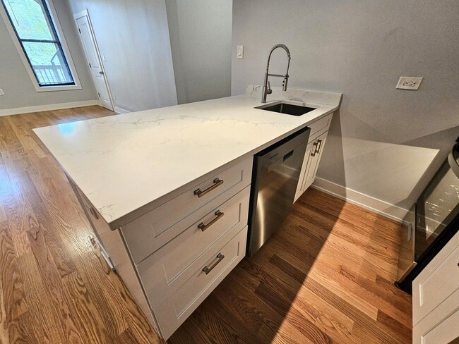 Photo - 1415 W Erie St