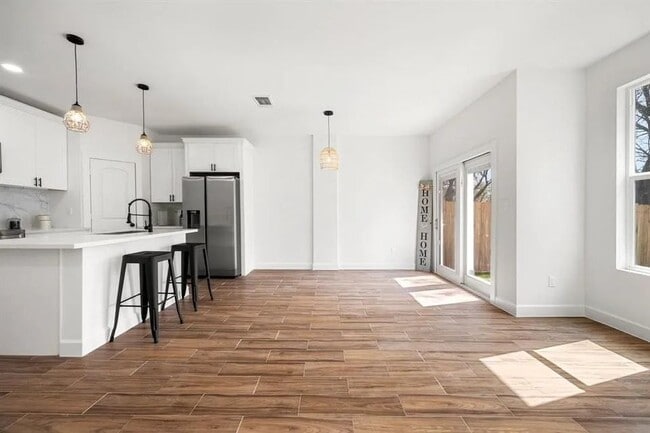 Photo - 315 Avenue I