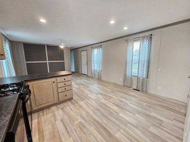 Photo - 46000 Geddes Rd