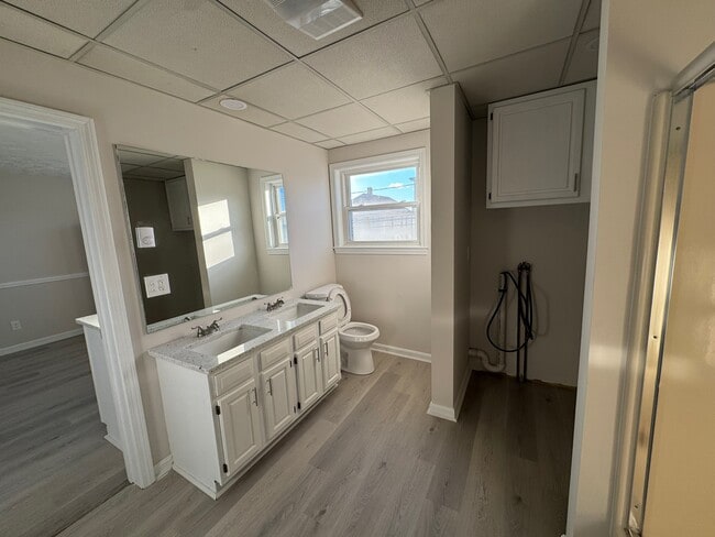 Photo - 494 Hevey St