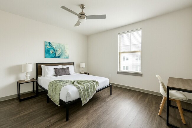 Photo - 111 E 4th St Unit SI ID1075283P