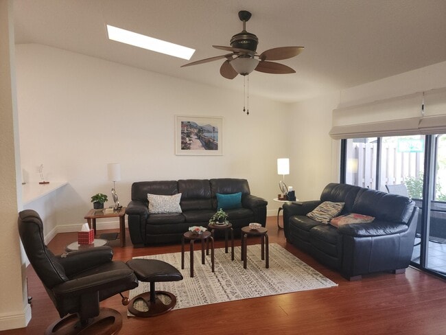 Photo - 21 Winchmore Ln