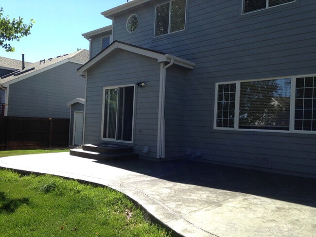 Photo - Spacious Five-Bedroom Home With Finished Basement and Three-Car Garage! Close To Buckley AFB, Sou...