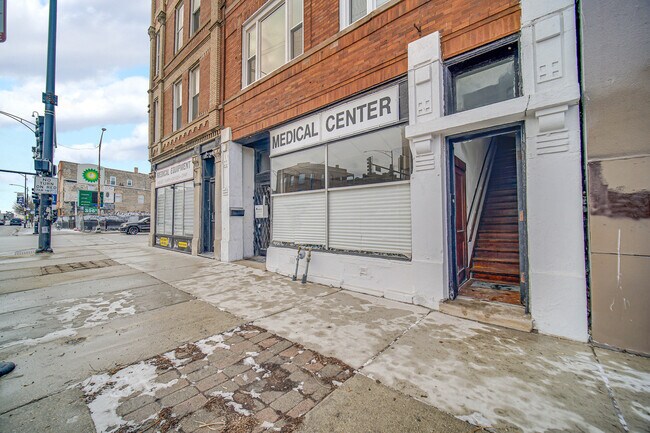 Photo - 1002 N Western Ave