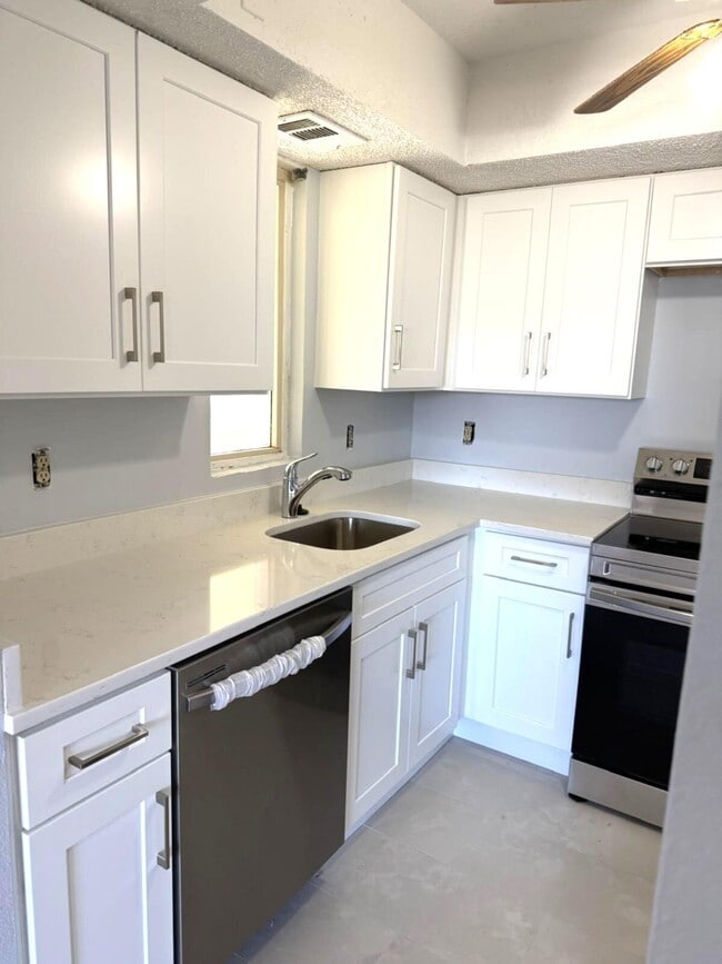 Photo - 1560 SE Royal Green Cir Unit 201