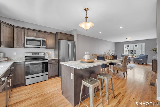 Photo - 88 Woodhouse Ave Unit 3