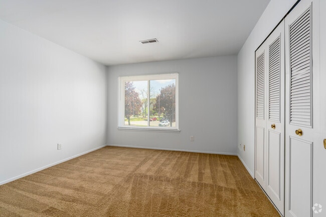 2BR, 1BA - 882SF - Bedroom