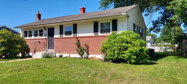 Building Photo - 138 Kenmark Rd
