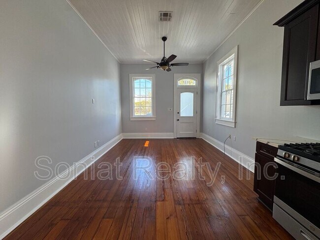 Photo - 3118 Urquhart St