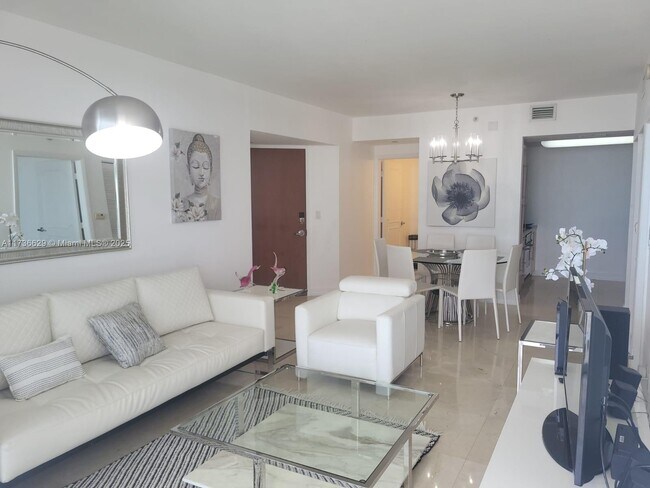 Photo - 6365 Collins Ave Unidad 2511