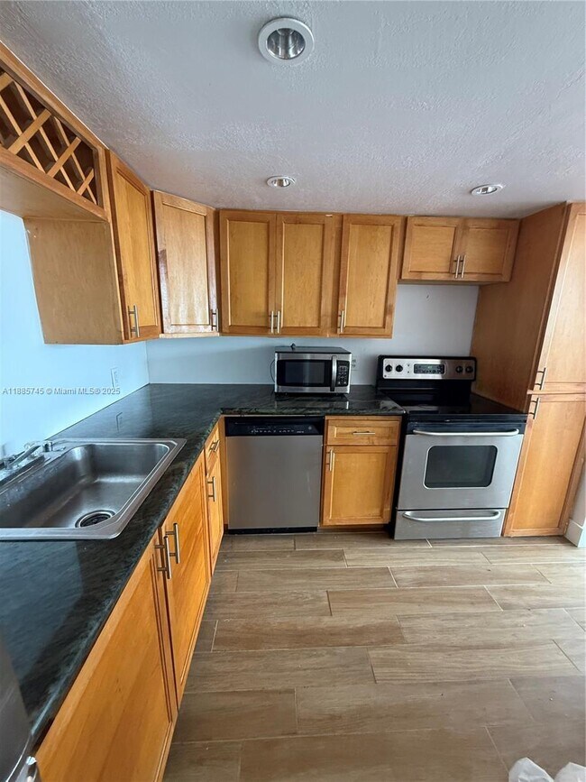 Photo - 2025 NE 164th St Unit 712