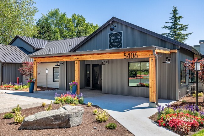 Building Photo - Citizen and Oake
