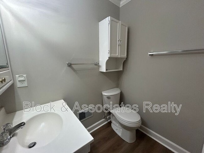 Photo - 735 W Mountain St