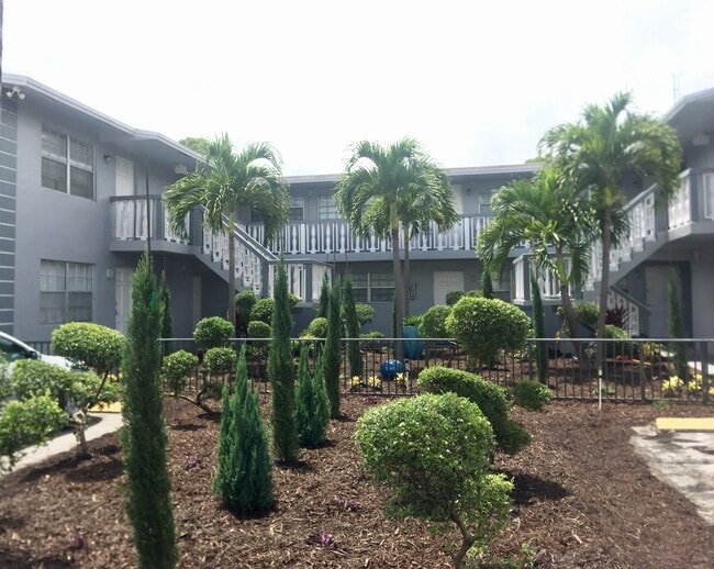 Photo - 111 SW 11th Ave