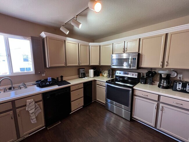 Photo - Beautiful 4 Bedroom Home In Wolf Creek Available in March!
