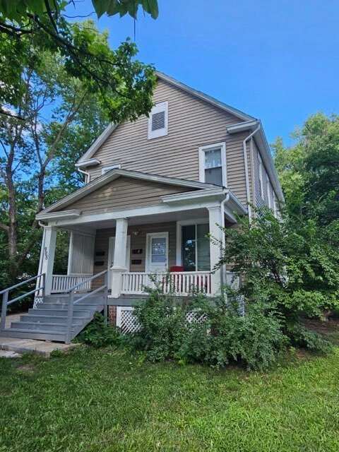 Building Photo - 908 SW Macvicar Ave Unit 4