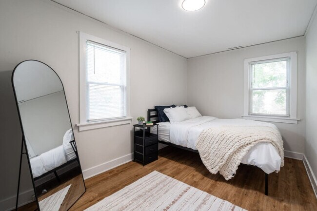 Photo - 1529 N Jefferson St