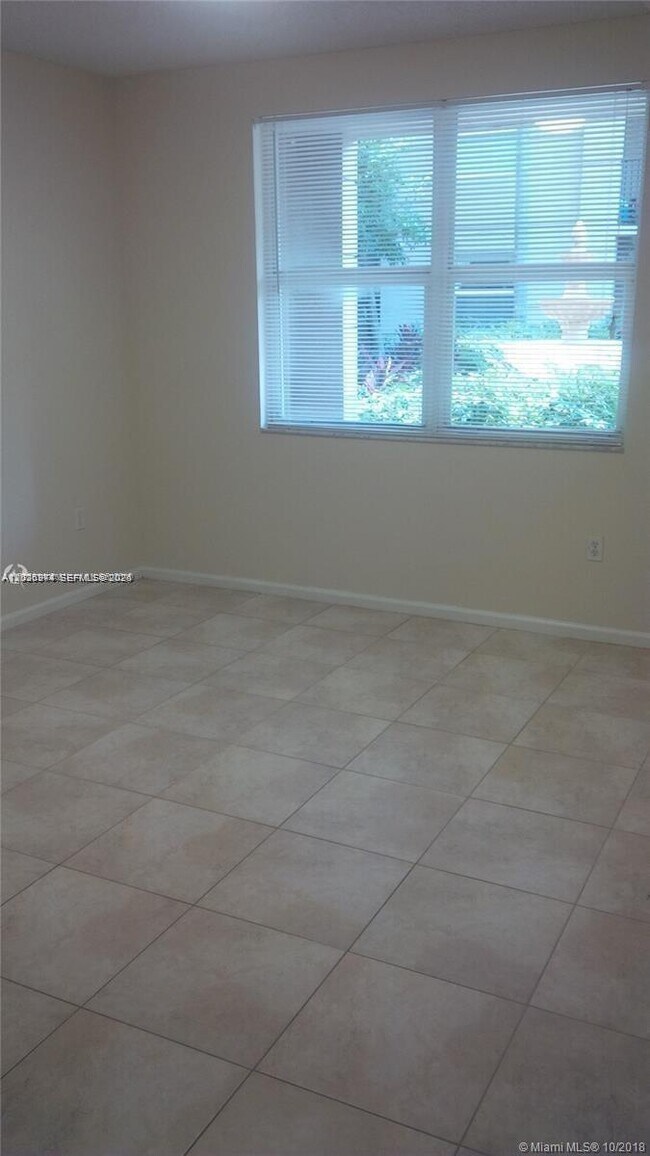 Photo - 17125 N Bay Rd Unidad 3113