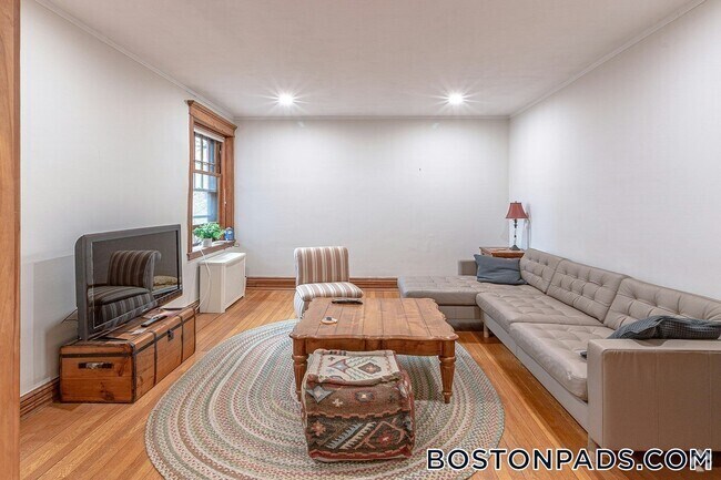 Building Photo - 50 St Paul St Rental