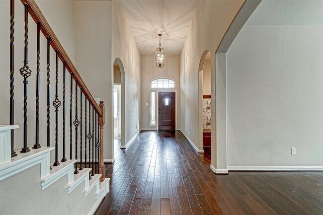 4814 Sequoia Park Ln