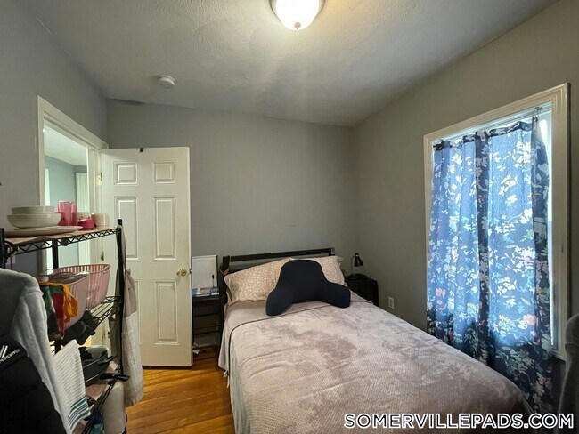 Photo - 48 Derby St Unit 1