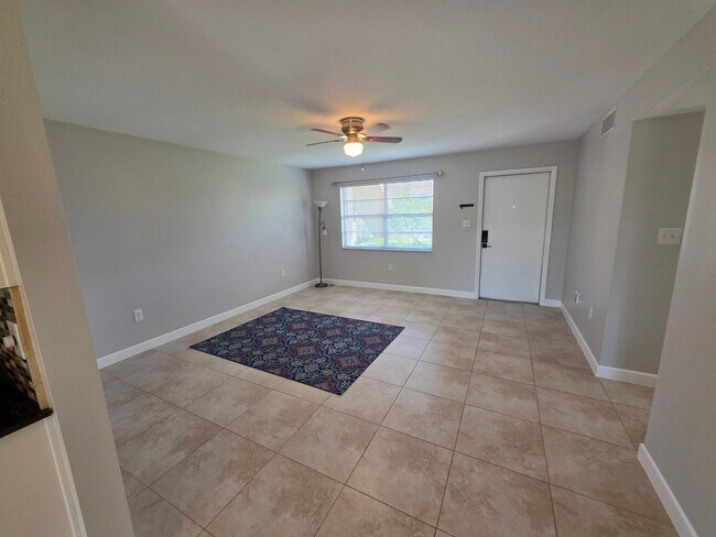 665 Palm View Dr Unit B1