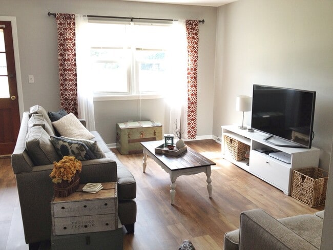 Photo - 883 South Court Street