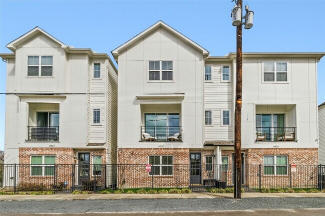 Photo - 4905 Avenue J