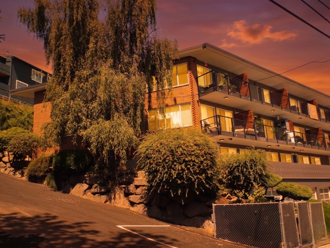 Photo - Thorndyke Apartments