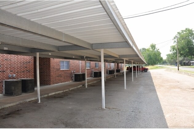 Photo - Colonial Manor Apartments