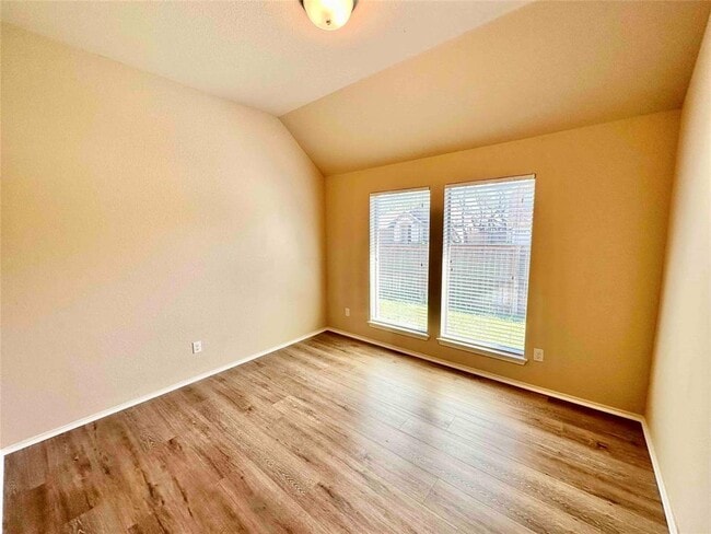 Photo - 1801 Tall Chief