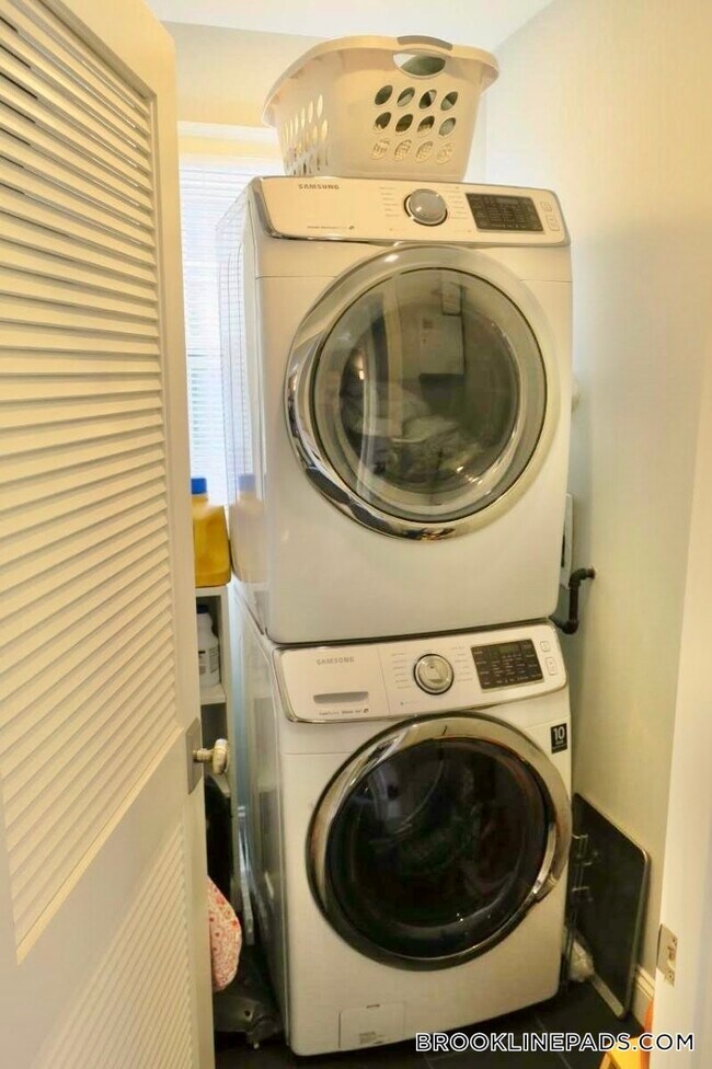 Photo - 281 Walnut St Unidad 1