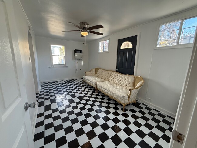 Photo - 5201 W Eddy St