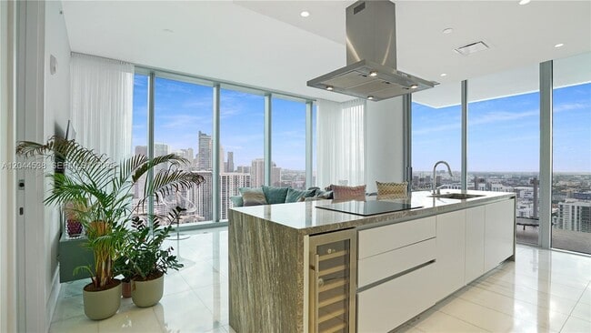 Building Photo - 700 NE 26th Terrace Unit # 3005