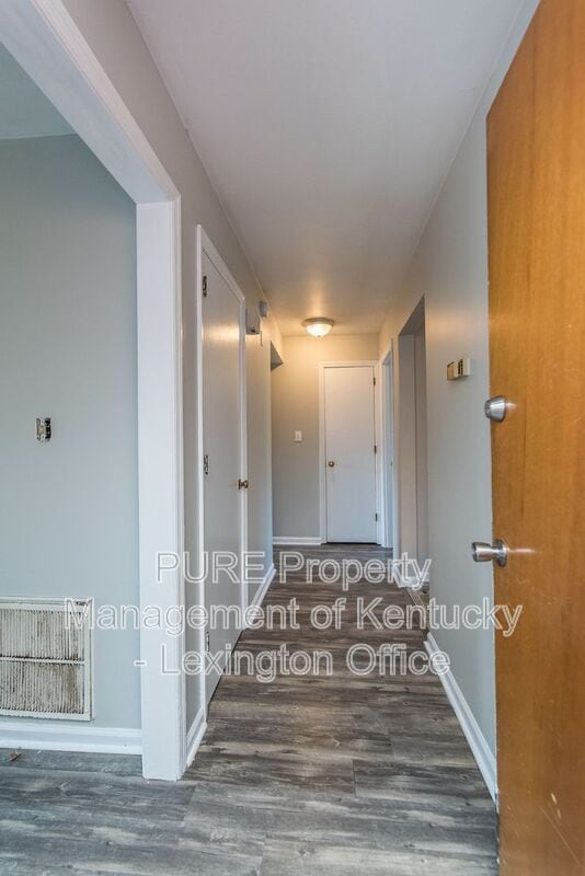 Photo - 3736 Camelot Dr Unit B