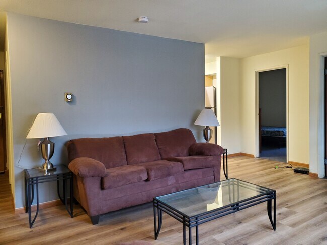 Photo - 906 S Locust St