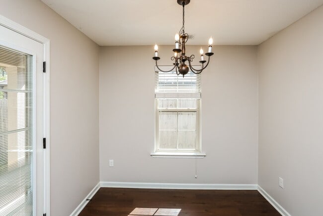 Photo - 9460 Eckley Pl