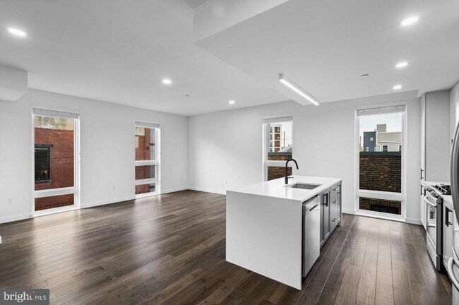 Photo - 1501 N 31st St Unit 405