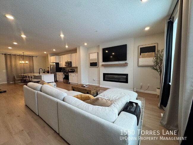 Building Photo - 1550 Torres Ln