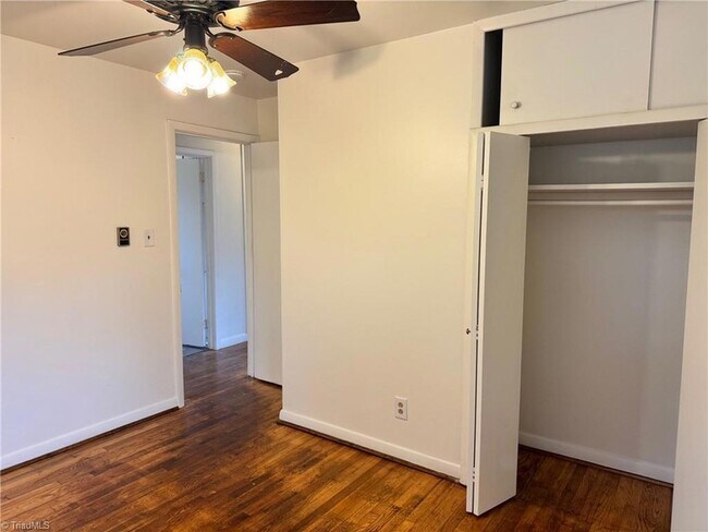 Photo - 931 Moravia St