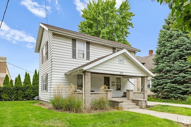 Building Photo - Robert Hudson House