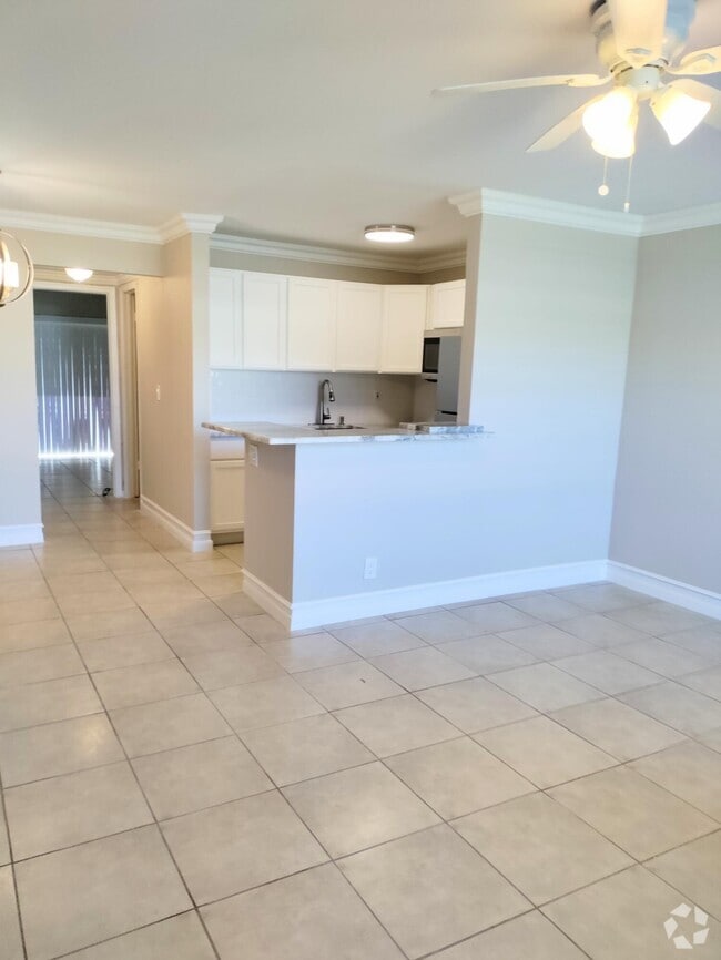 Building Photo - 740 Horizon W Unit 106 Rental