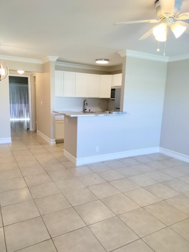 Building Photo - 740 Horizon W Unit 106 Rental