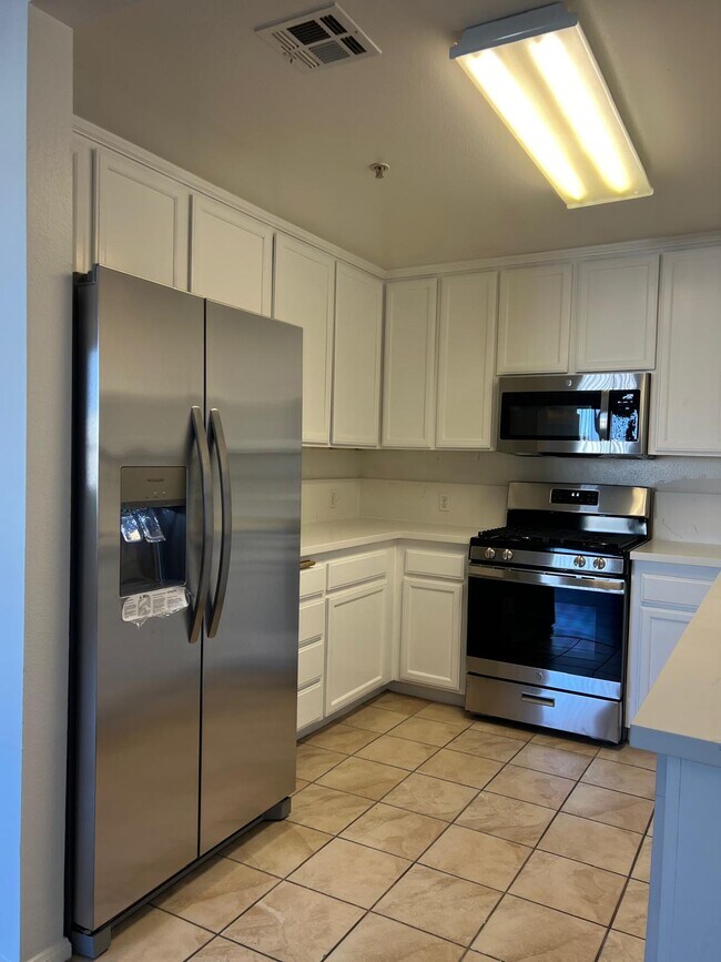 Photo - 10756 Camarillo St