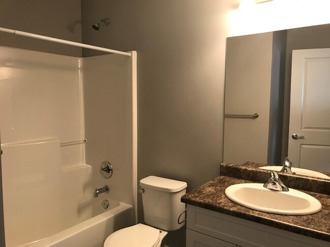 Photo - 10307-10112 112 St